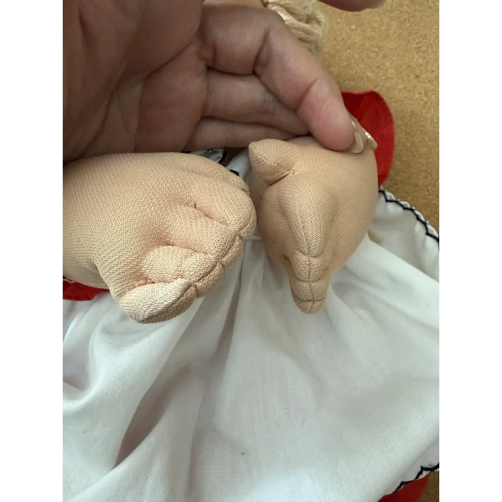 Cabbage Patch Kids‎ 1982 Girl Doll Tan Hair Green Eyes Dimples